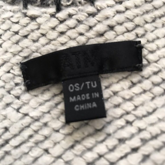 ATM Anthony Thomas Melilo Sweater Poncho Fringe Trim Excellent Condition - Picture 4 of 6